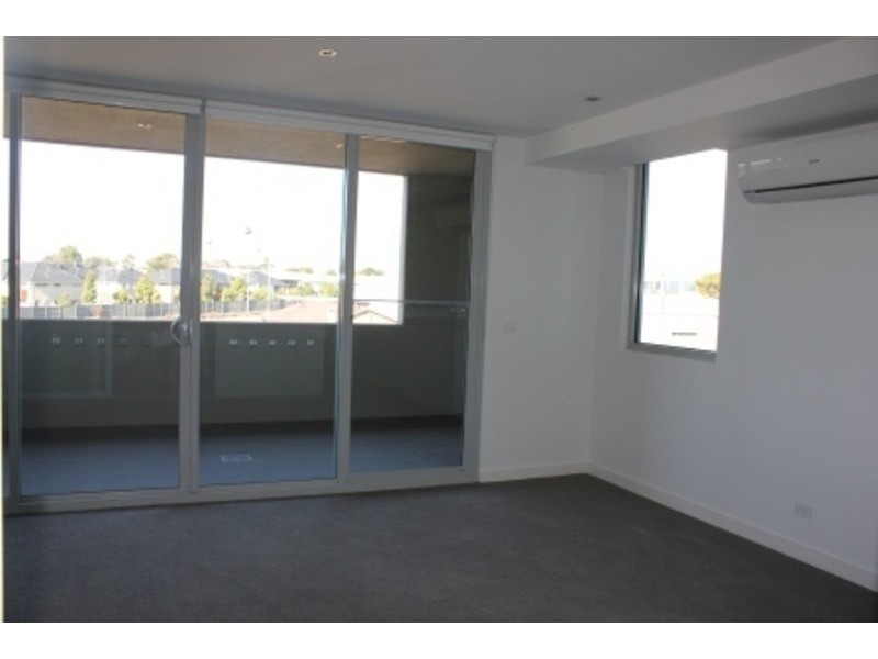 32/17 Eucalyptus Drive, Maidstone VIC 3012