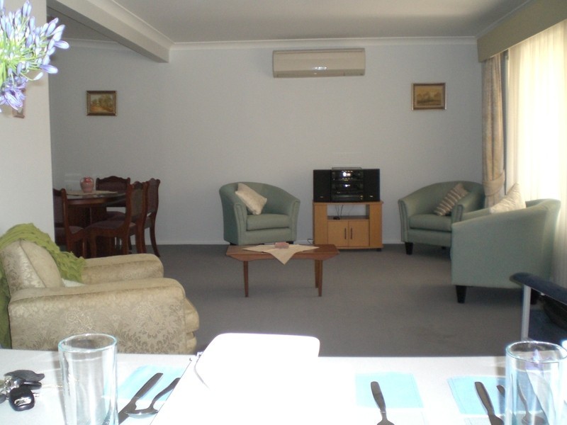 12 Jirramba Ave, Saratoga NSW 2251