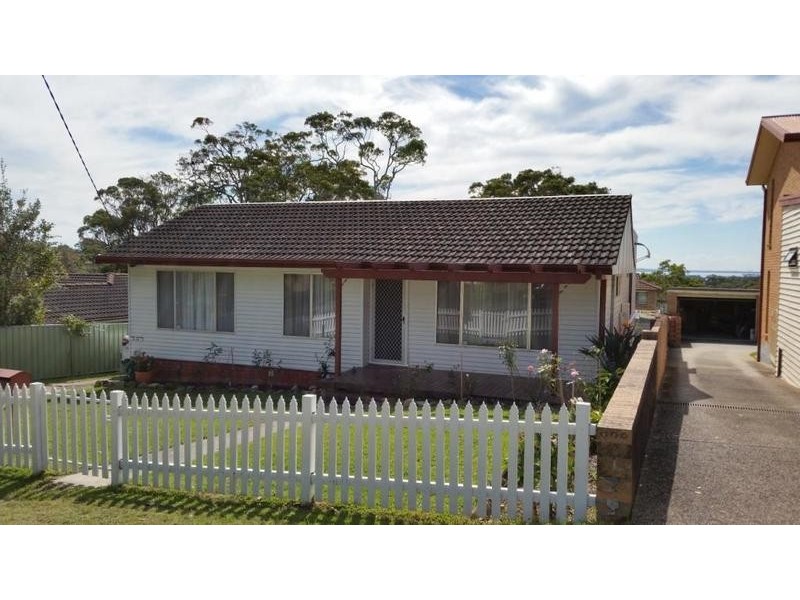 17 Rays Road, Bateau Bay NSW 2261