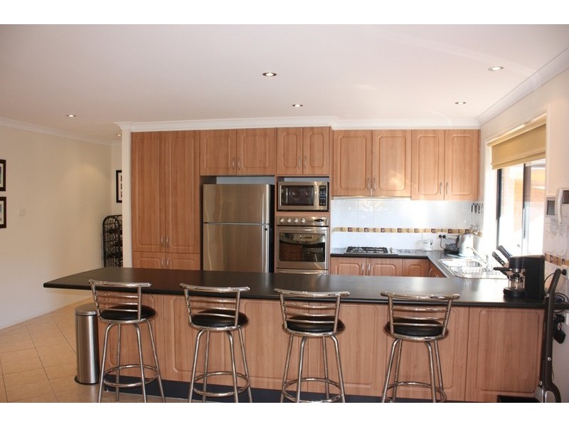 10 Parkinson Ave, Shell Cove NSW 2529