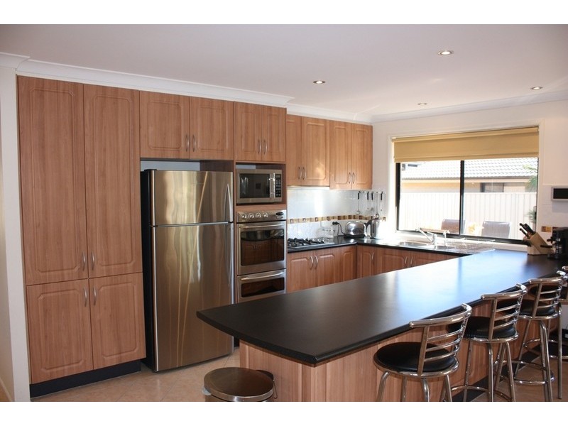 10 Parkinson Ave, Shell Cove NSW 2529