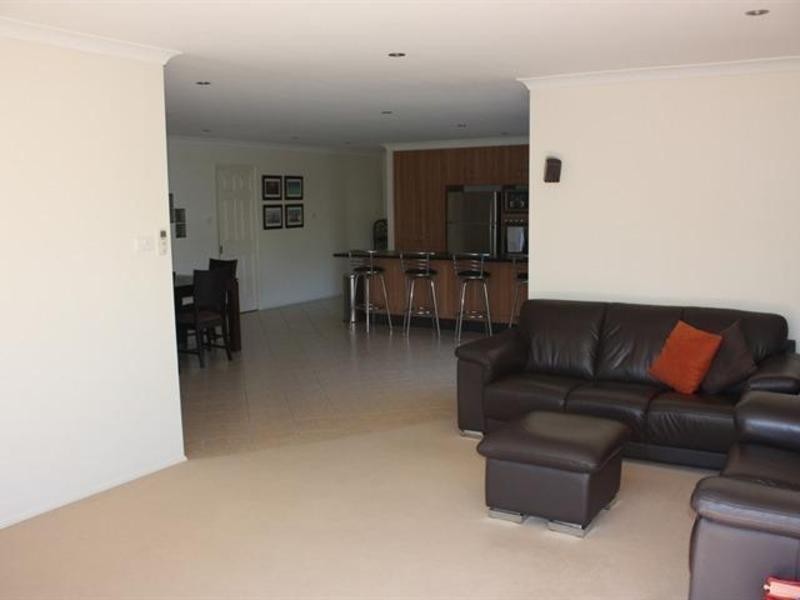 10 Parkinson Ave, Shell Cove NSW 2529