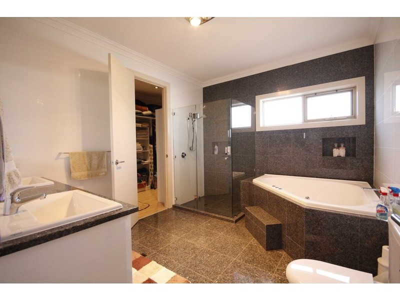 15 Kimberley St, Mansfield Park SA 5012