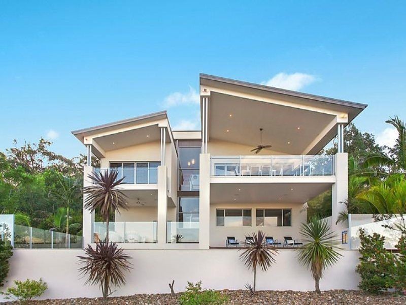 8 Kookaburra Place, Parkwood QLD 4214