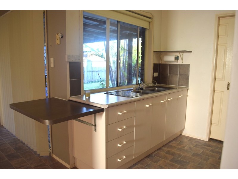 42 Mackeral Street, Sandstone Point QLD 4511