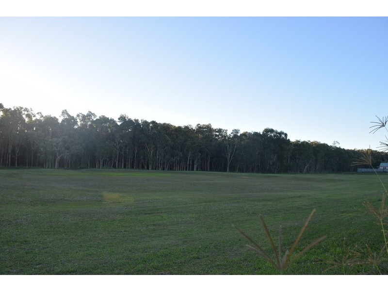 42 Mackeral Street, Sandstone Point QLD 4511