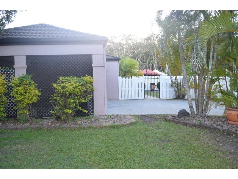 13 Bream Court, Sandstone Point QLD 4511