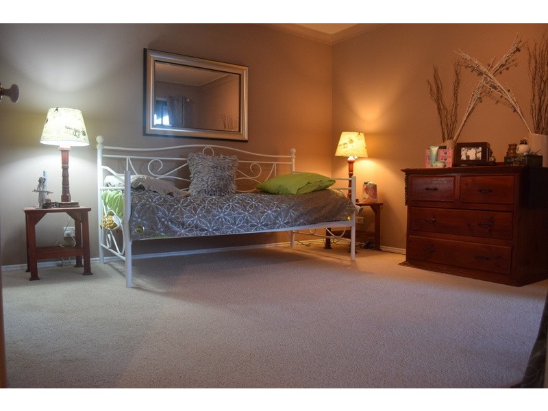 13 Bream Court, Sandstone Point QLD 4511