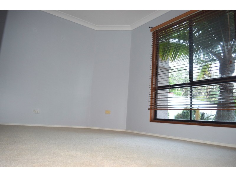 13 Bream Court, Sandstone Point QLD 4511