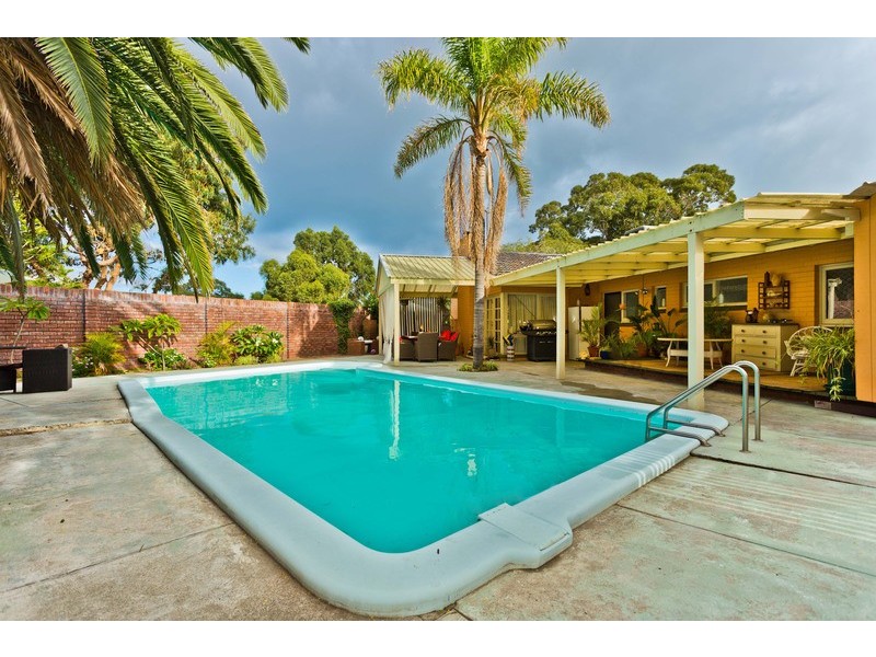 8 Oleander Way, Kallaroo WA 6025