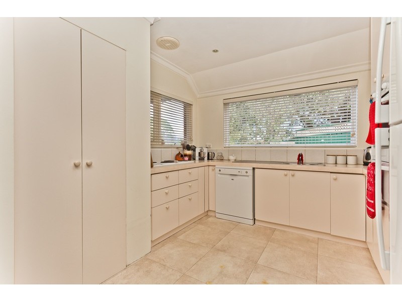 8 Oleander Way, Kallaroo WA 6025