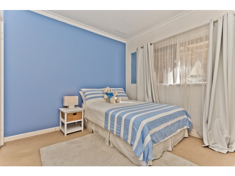 8 Oleander Way, Kallaroo WA 6025