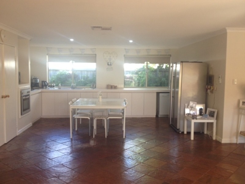 189 Cook Avenue, Hillarys WA 6025