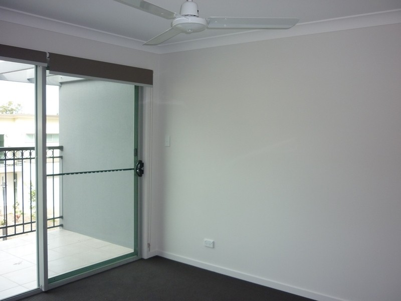 28/177 Central Street, Labrador QLD 4215