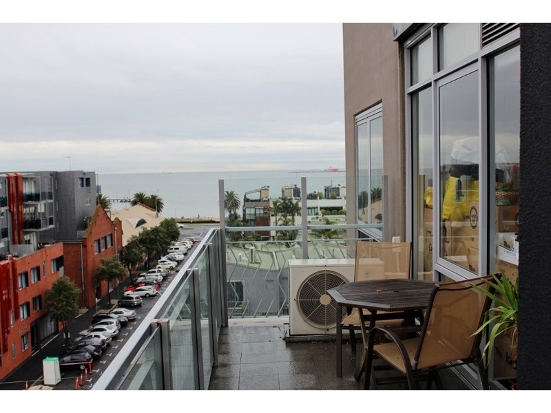 603/126  Rouse Street, Port Melbourne VIC 3207