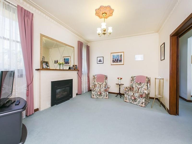 4 Bayliss Street, Cheltenham VIC 3192