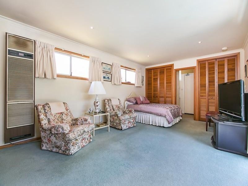 4 Bayliss Street, Cheltenham VIC 3192