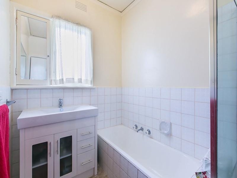 4 Bayliss Street, Cheltenham VIC 3192