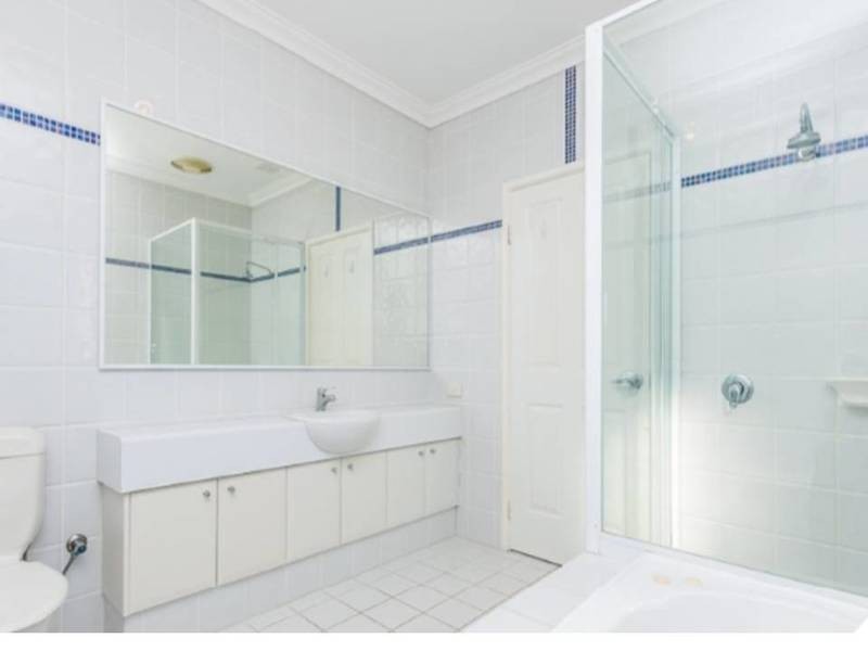 16 Antigua Road, Hillarys WA 6025