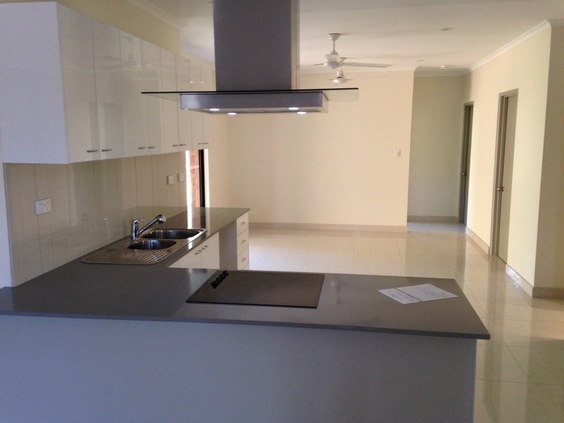 18 Kafcaloudes Crescent, Moulden NT 0830