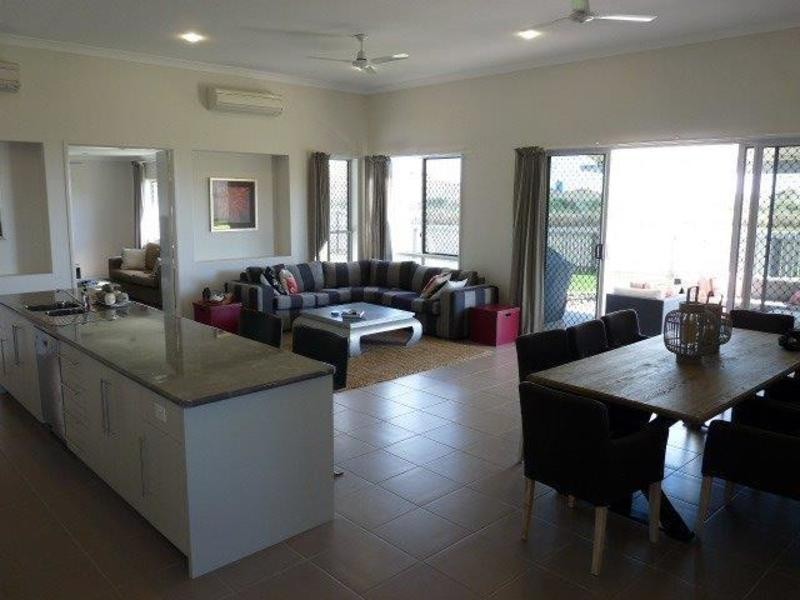 26 Douglas Crescent, Rural View QLD 4740