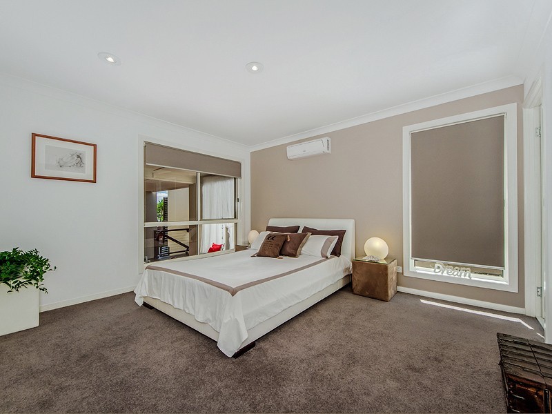 13 Manor Close, Robina QLD 4226