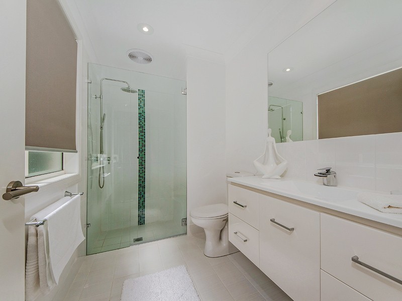 13 Manor Close, Robina QLD 4226