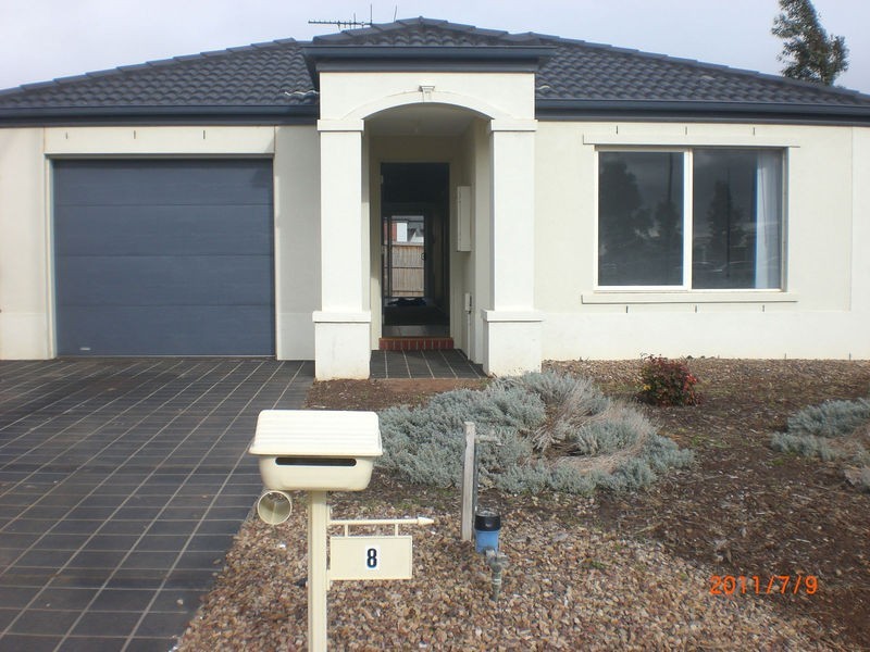 8 Alice Way, Tarneit VIC 3029