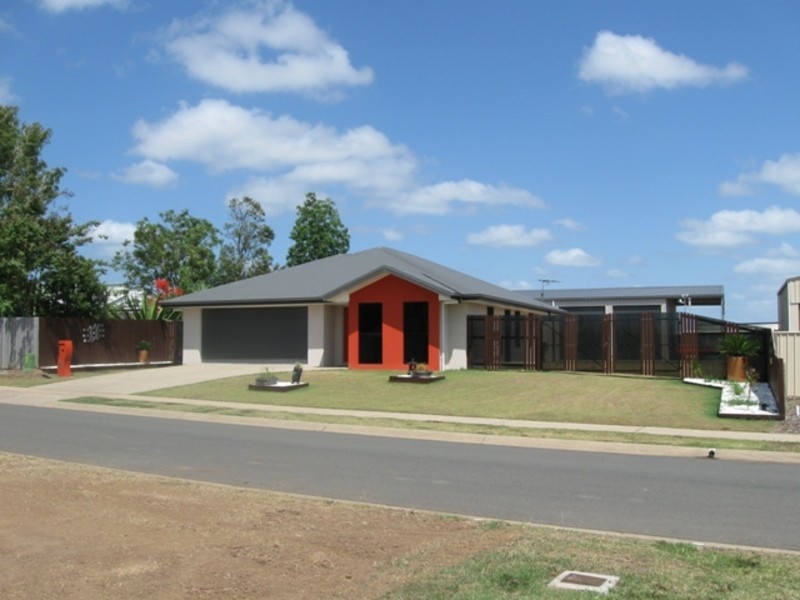 5 Pacific Ave, Sarina QLD 4737