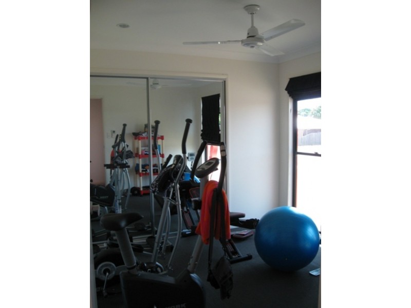 5 Pacific Ave, Sarina QLD 4737