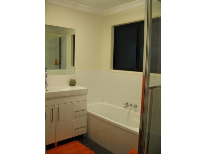 5 Pacific Ave, Sarina QLD 4737