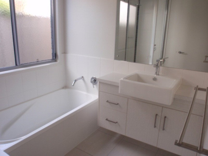 Villa 12/18-24 Mooney Crescent, Emerald QLD 4720