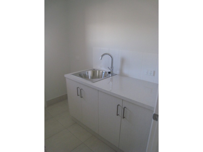 Villa 12/18-24 Mooney Crescent, Emerald QLD 4720