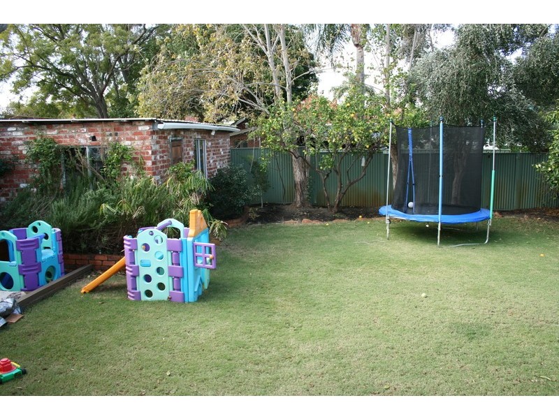 8 McKenzie Street, Wembley WA 6014