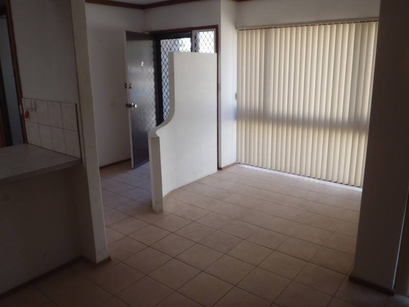 4/8 Cale St, Como WA 6152