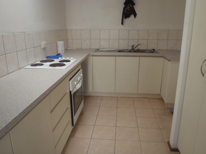 4/8 Cale St, Como WA 6152