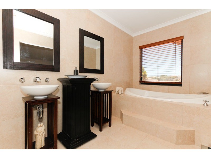 54  Discovery Circuit, Iluka WA 6028