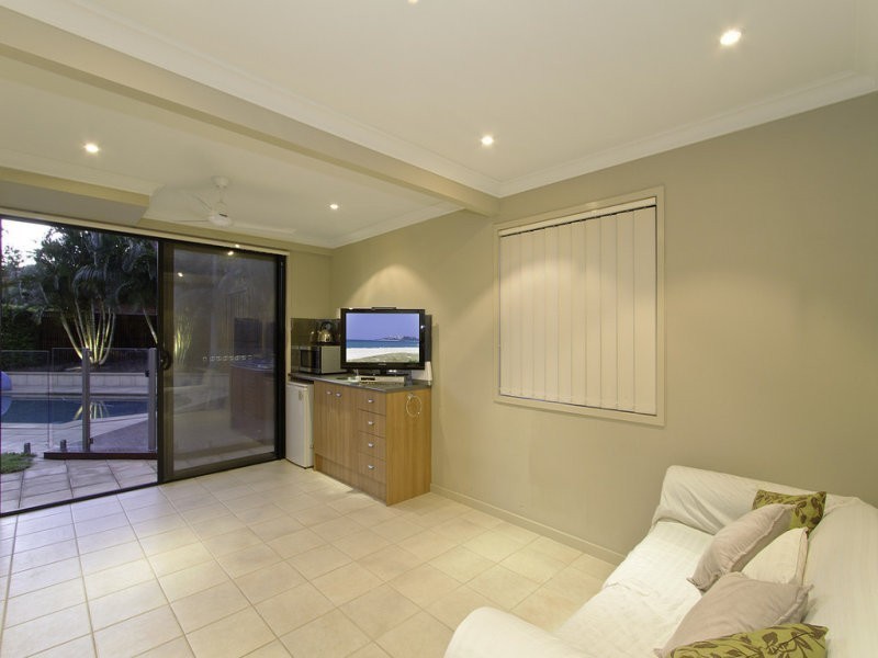 215 Mallawa Drive, Palm Beach QLD 4221