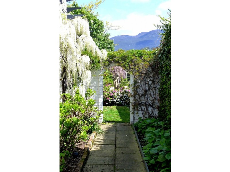 286 Sandy Bay Road, Sandy Bay TAS 7005