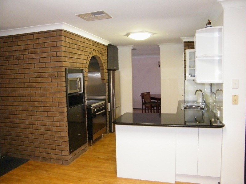 31 Keslake Way, Parkwood WA 6147