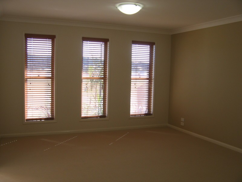 25 Rushcutter Ave, Oxenford QLD 4210