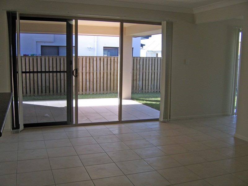 25 Rushcutter Ave, Oxenford QLD 4210