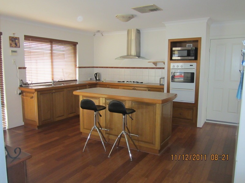 5 Seaton Court, South Guildford WA 6055