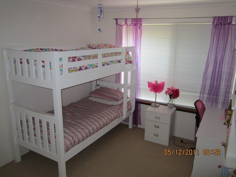 5 Seaton Court, South Guildford WA 6055