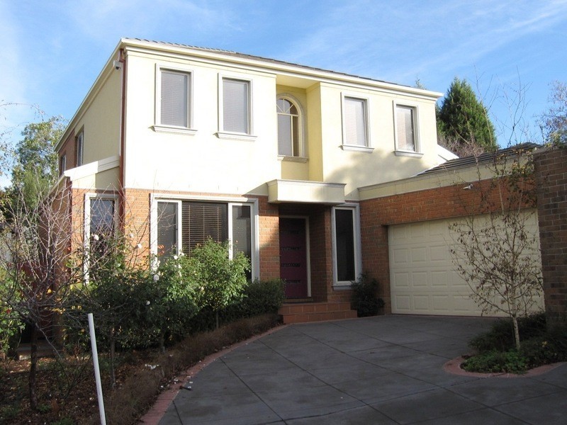 2/13 Calvin Crescent, Doncaster East VIC 3109