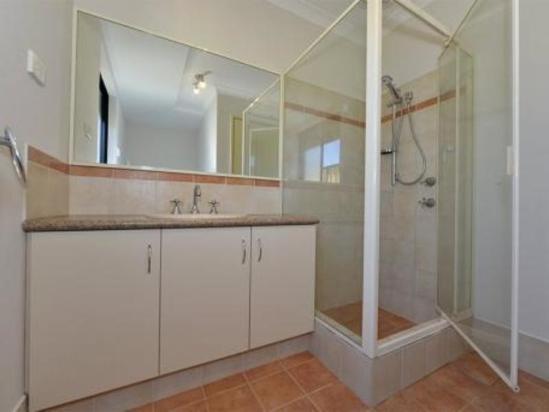 16 Edgebaston Drive, Madeley WA 6065