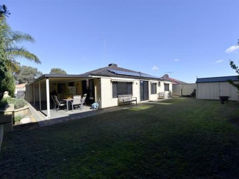 16 Edgebaston Drive, Madeley WA 6065