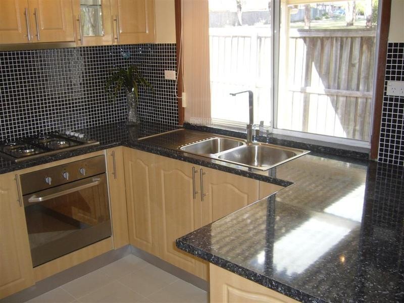 28 Vauxhall Pl, Ingleburn NSW 2565