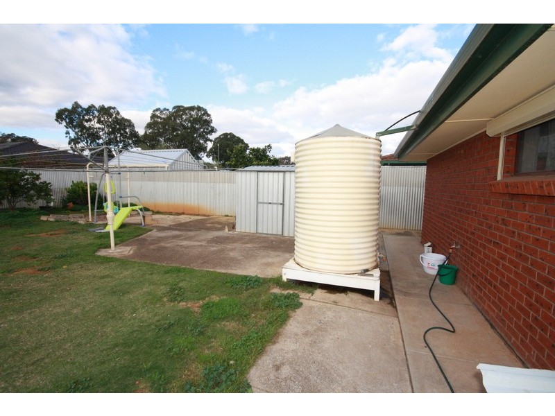 8 Meath Avenue, Salisbury Downs SA 5108