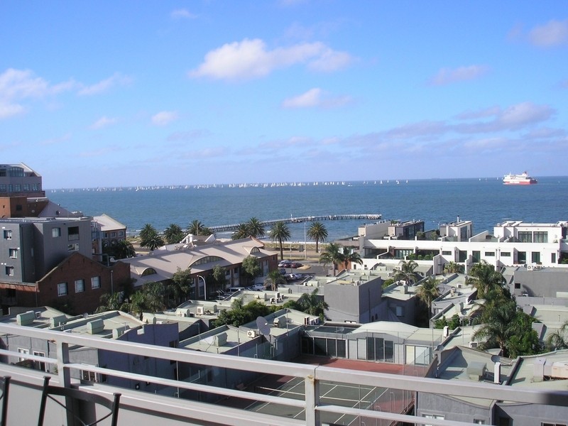 804C/142 Rouse Street, Port Melbourne VIC 3207